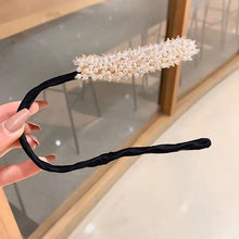 Laden Sie das Bild in den Galerie-Viewer, Strass Haarnadel