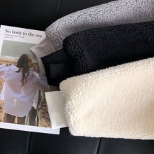 Laden Sie das Bild in den Galerie-Viewer, Sweatshirt aus Lammfleece