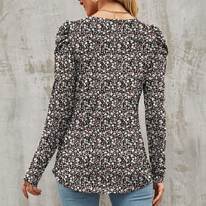 Bedrucktes Rundhals-T-Shirt mit schmaler Taille