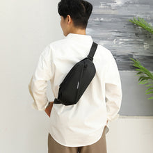 Laden Sie das Bild in den Galerie-Viewer, Multifunktionale Brusttasche