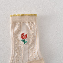 Laden Sie das Bild in den Galerie-Viewer, Rosafarbene Baumwollsocken mit Blumenmuster für Damen (5 Paar)