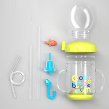 Laden Sie das Bild in den Galerie-Viewer, Babytrinkbecher mit Walspritze