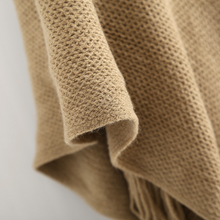 Laden Sie das Bild in den Galerie-Viewer, Strickjacke mit Knöpfen