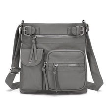 Laden Sie das Bild in den Galerie-Viewer, Schultertasche aus weichem Leder mit mehreren Taschen