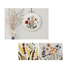 Laden Sie das Bild in den Galerie-Viewer, Florales Stickset