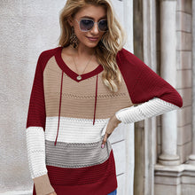 Laden Sie das Bild in den Galerie-Viewer, Strickpullover mit Kapuze