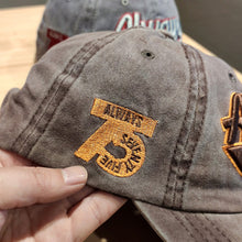 Laden Sie das Bild in den Galerie-Viewer, Modische Schirmmütze mit Buchstabenstickerei