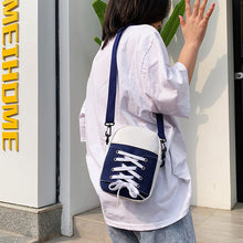 Laden Sie das Bild in den Galerie-Viewer, Getäfelte Umhängetasche aus Segeltuch