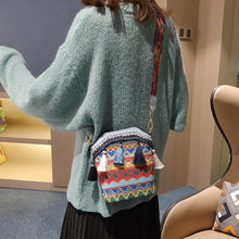 Laden Sie das Bild in den Galerie-Viewer, Modische ethnische gewebte Umhängetasche für Damen