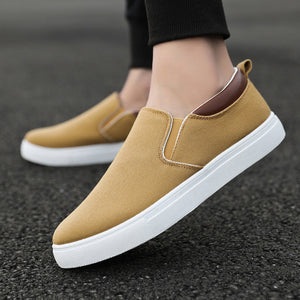Einfache Segeltuchschuhe für Herren