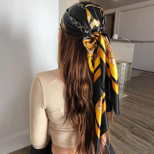 Laden Sie das Bild in den Galerie-Viewer, Neuer Trendiger Bedruckter Seidenschal