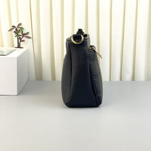 Laden Sie das Bild in den Galerie-Viewer, Modische Anti-Diebstahl-Kuriertasche mit großem Fassungsvermögen