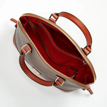 Laden Sie das Bild in den Galerie-Viewer, Muscheltasche aus Leder mit Reißverschluss