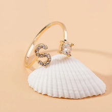 Laden Sie das Bild in den Galerie-Viewer, Buchstaben Ring aus Kristall