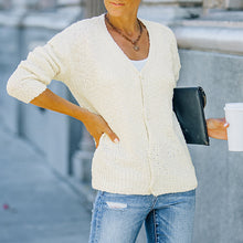 Laden Sie das Bild in den Galerie-Viewer, Strickjacke mit V-Ausschnitt