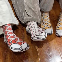 Laden Sie das Bild in den Galerie-Viewer, Lustige Socken mit Schnürsenkelaufdruck
