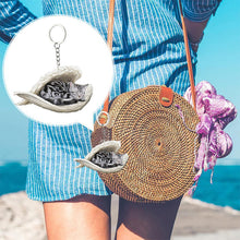 Laden Sie das Bild in den Galerie-Viewer, Katze Engelsflügel Schlüsselanhänger aus Acryl