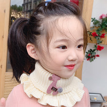 Laden Sie das Bild in den Galerie-Viewer, Warmer Strickschal für Kinder