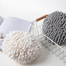 Laden Sie das Bild in den Galerie-Viewer, Revolutionäres Handtuch