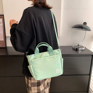 Leichte Schultertasche aus Nylon