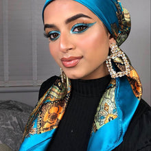 Laden Sie das Bild in den Galerie-Viewer, Neuer Trendiger Bedruckter Seidenschal