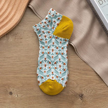 Laden Sie das Bild in den Galerie-Viewer, Vintage geprägte Baumwolle Socken