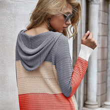 Laden Sie das Bild in den Galerie-Viewer, Strickpullover mit Kapuze