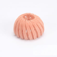 Laden Sie das Bild in den Galerie-Viewer, Vogelnestförmige Haarspange aus Samt