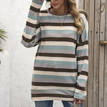 Laden Sie das Bild in den Galerie-Viewer, Gestreiftes Sweatshirt mit Rundhalsausschnitt