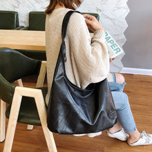 Laden Sie das Bild in den Galerie-Viewer, Damen Einfarbige Tragbare Knödeltasche mit großem Fassungsvermögen