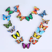 Laden Sie das Bild in den Galerie-Viewer, Leuchtender Schmetterling Wandaufkleber