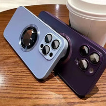 Laden Sie das Bild in den Galerie-Viewer, Magnetische iPhone-Hülle aus mattiertem Glas