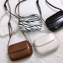 Laden Sie das Bild in den Galerie-Viewer, Einfache Niedliche  aus PU-Leder