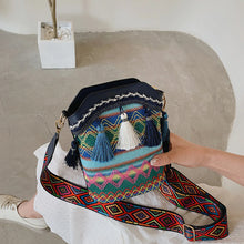 Laden Sie das Bild in den Galerie-Viewer, Modische ethnische gewebte Umhängetasche für Damen
