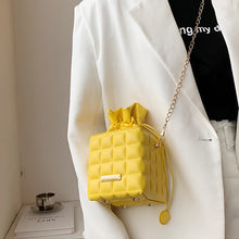 Laden Sie das Bild in den Galerie-Viewer, Karierte Umhängetasche mit Kordelzug