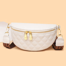 Laden Sie das Bild in den Galerie-Viewer, Rhombus Brusttasche aus weichem Leder