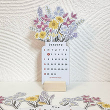 Laden Sie das Bild in den Galerie-Viewer, 2024 Blühende Blumen Tischkalender