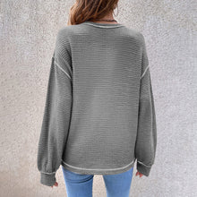 Laden Sie das Bild in den Galerie-Viewer, Rundhals gestrickter T-Shirt mit Taschen