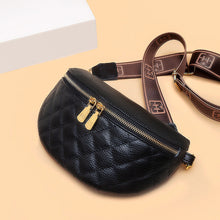 Laden Sie das Bild in den Galerie-Viewer, Rhombus Brusttasche aus weichem Leder