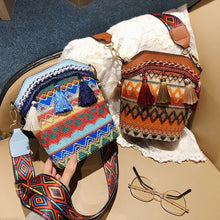 Laden Sie das Bild in den Galerie-Viewer, Modische ethnische gewebte Umhängetasche für Damen