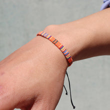 Laden Sie das Bild in den Galerie-Viewer, Geflochtenes Regenbogen-Armband