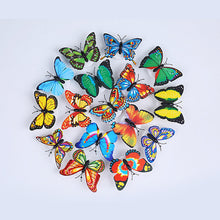 Laden Sie das Bild in den Galerie-Viewer, Leuchtender Schmetterling Wandaufkleber