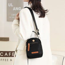 Laden Sie das Bild in den Galerie-Viewer, Wasserdichte Trendige Umhängetasche Aus Nylon