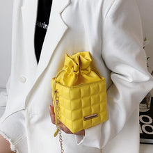 Laden Sie das Bild in den Galerie-Viewer, Karierte Umhängetasche mit Kordelzug