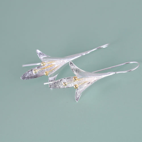 Exquisite Ohrringe mit Blumen