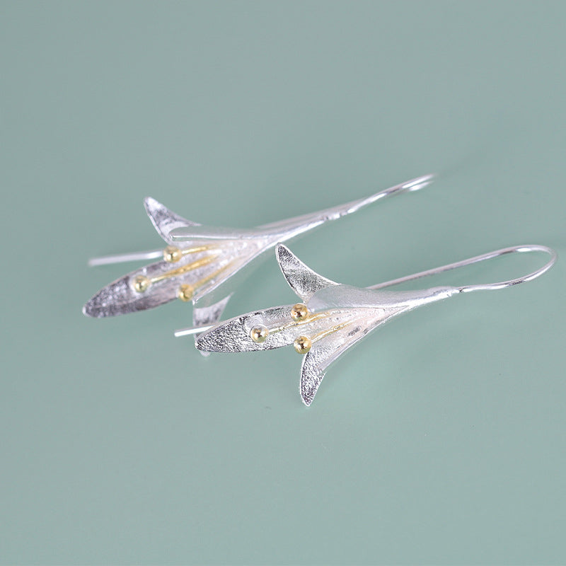 Exquisite Ohrringe mit Blumen