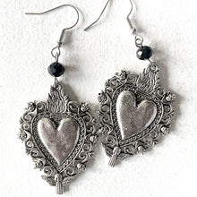 Laden Sie das Bild in den Galerie-Viewer, Herzohrringe für Damen