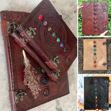 Laden Sie das Bild in den Galerie-Viewer, Paranormales Notizbuch mit 7 Chakra-Edelsteinen