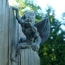 Laden Sie das Bild in den Galerie-Viewer, Gargoyle Monster Statue Ornament