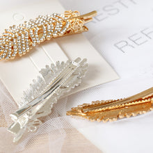 Laden Sie das Bild in den Galerie-Viewer, Diamant Feder Haarspange